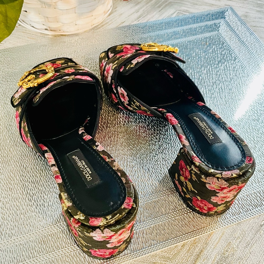 Dolce & Gabbana Pink Floral Mules with Gold Buckle - Picture 6 of 12